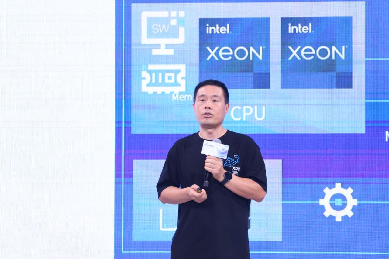 XDC 2022主论坛精彩回顾:技术趋势、开源生态与产业洞察(图2) XDC 2022主论坛精彩回顾:技术趋势、开源生态与产业洞察