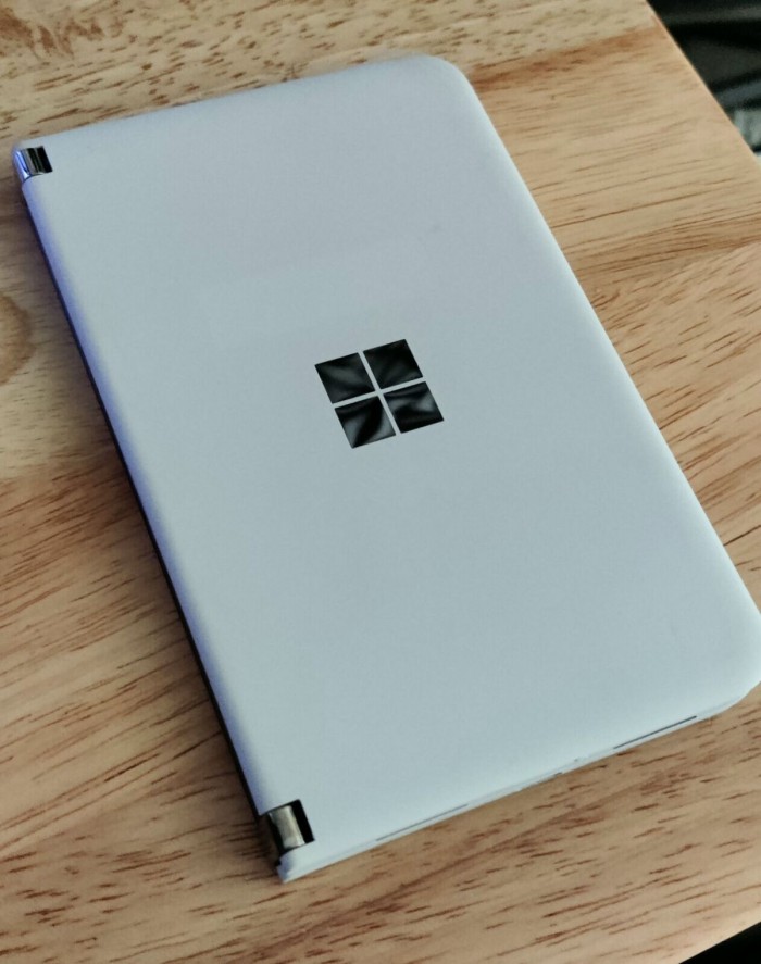 未曾发布的微软塑料外壳版Surface Duo在eBay上现身(图1) FKQXTFH3xAsj2YVuZoig4Z_1200_80.jpg