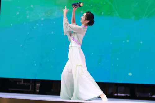新星华丽诞生!“千军万酱”首届中国酒模特大赛圆满落幕!
