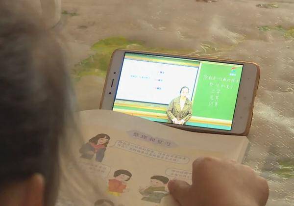 上课用投影仪对眼睛有伤害吗?缓解视力疲劳用当贝X5激光投影(图2) 75|imageslim