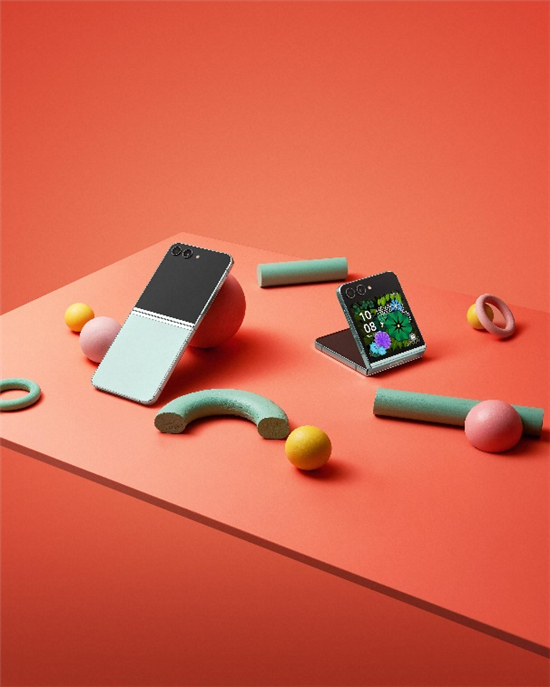旗舰级配置+超强耐用性 三星Galaxy Z Flip5打造折叠屏品质新标杆(图1) 图片1.jpg