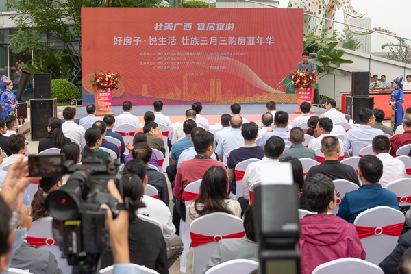 
                            政府搭台 企业唱戏 