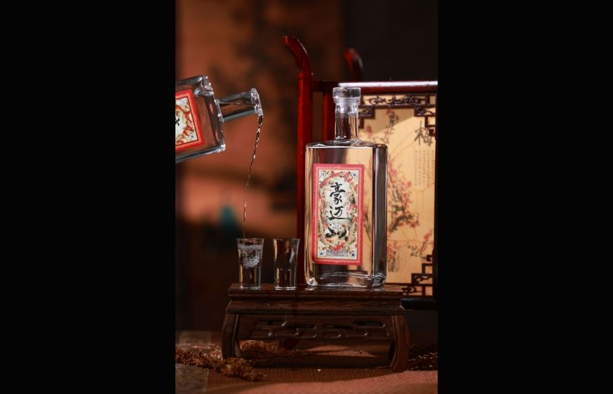 豪迈浓香型白酒：探索千年窖池中的风味