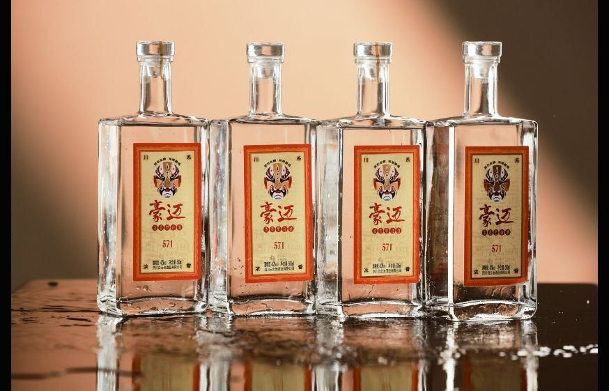 豪迈浓香型白酒:探索千年窖池中的风味(图2)