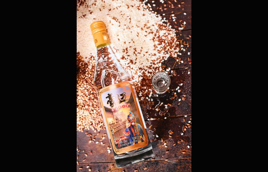 探秘豪迈浓香型白酒:传承与品质的醇香交响(图2)