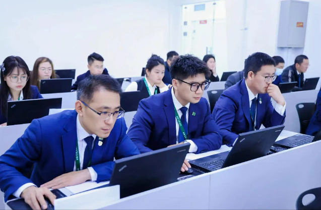 北京链家搏学大考15年,见证房产经纪人职业化进程 (图1) ScreenShot_2025-11-21_113648_532.png