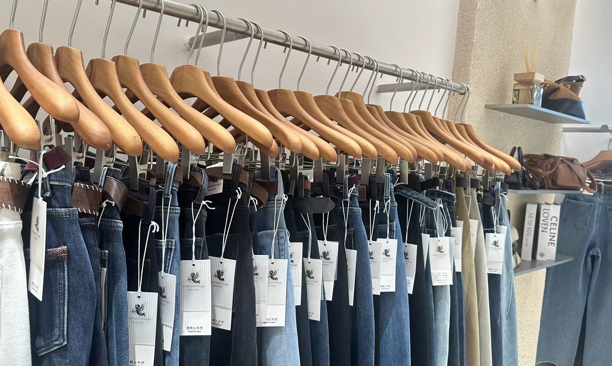 恩熙儿用心做好每一条有灵魂的牛仔裤(图4) 微信图片_20251126204139_174_483.jpg