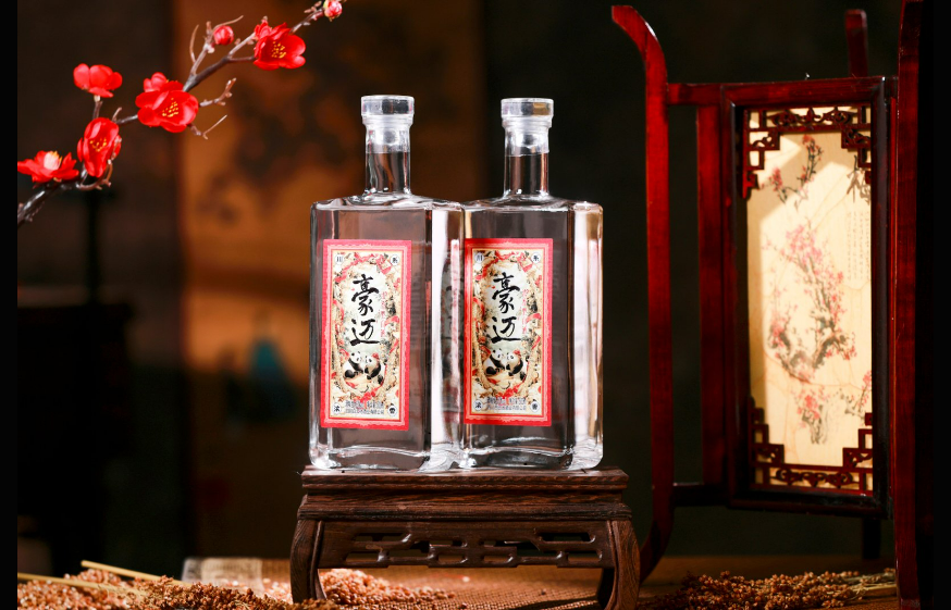 豪迈浓香白酒：窖泥、工艺与风味的深度解析