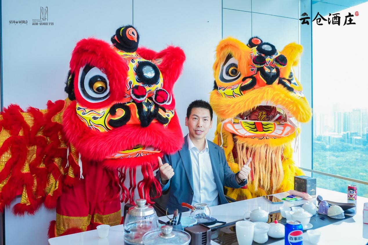 云仓酒庄总裁郭东卫以《素书》智慧融合AI为经销商破解转型难题(图2) 89c263d772c70b4e8fd8fc16b3b0f255