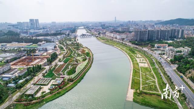 
		         感恩奋进这五年丨守护蓝天碧水净土，夯实美丽广东根基
