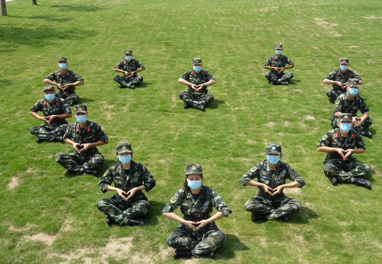 
		         广东海警局执法员：妈妈，我在远方向您表白！
		  