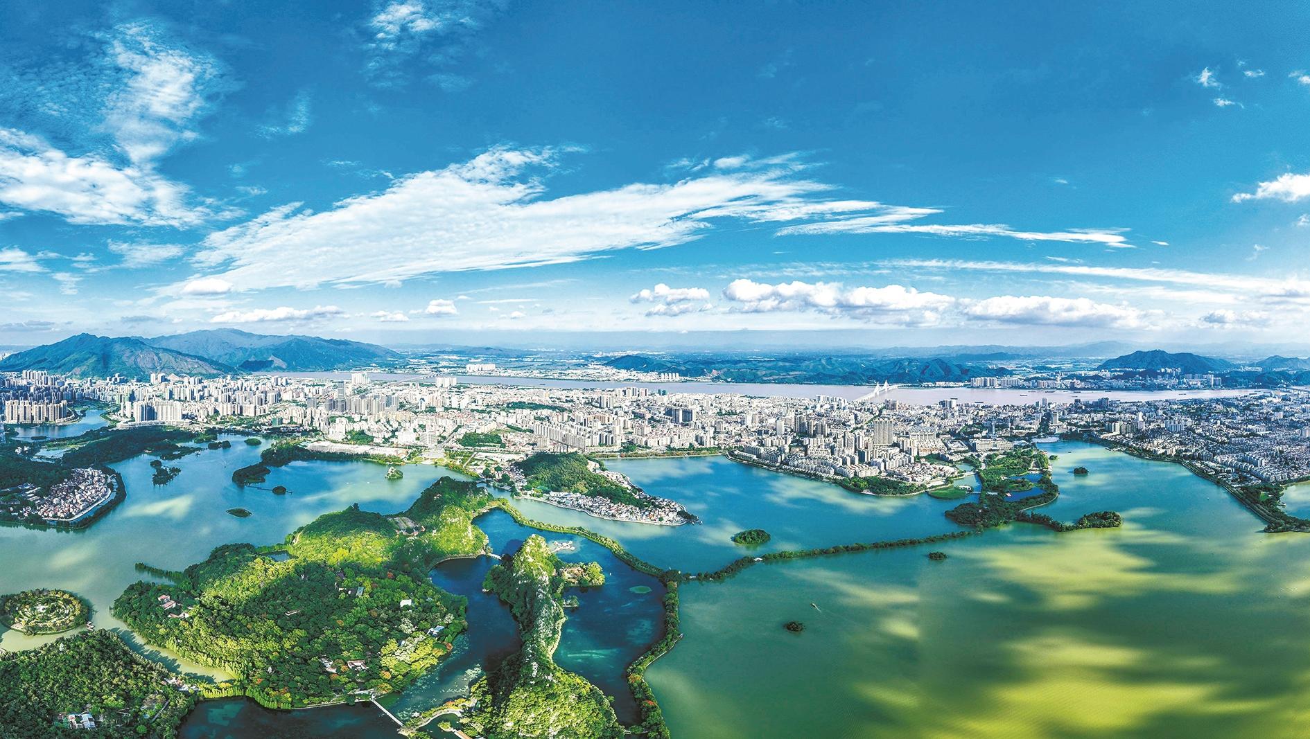 
		         肇庆市委书记、市人大常委会主任张爱军：奋力书写肇庆发展