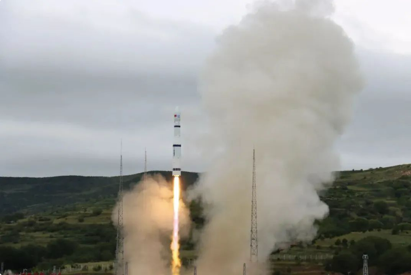 中国成功发射一箭十六星 我国逐步解锁北斗系统天气预报、地震预警等“黑科技”