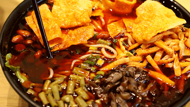 看似不起眼的小生意竟然实现年入百万！走出人生低谷，抱得美人归！