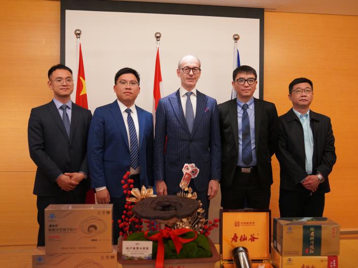 
                            弘扬百年国粹，全球共